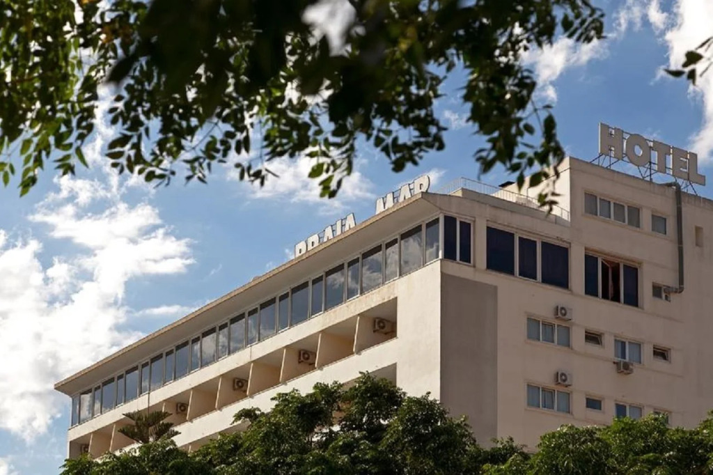 Carcavelos Beach Hotel