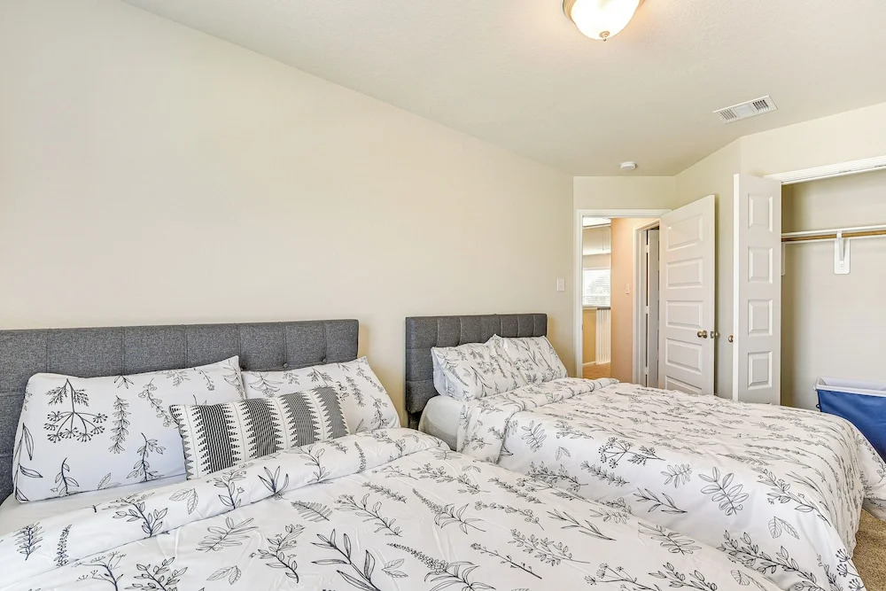 Welcoming Pasadena Home: 22 Mi to Downtown Houston