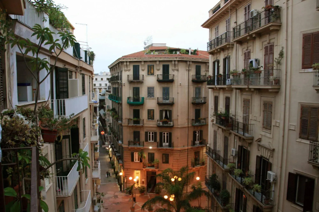 Castelnuovo Rooms #Politeama