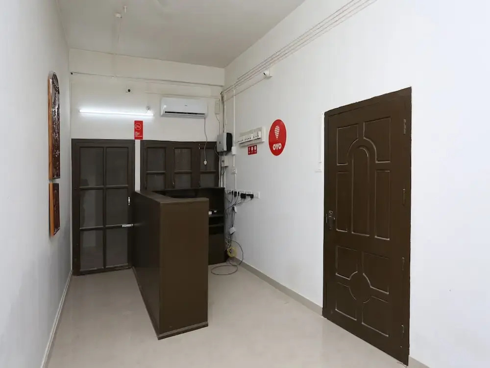 OYO 10912 Nirman Residency