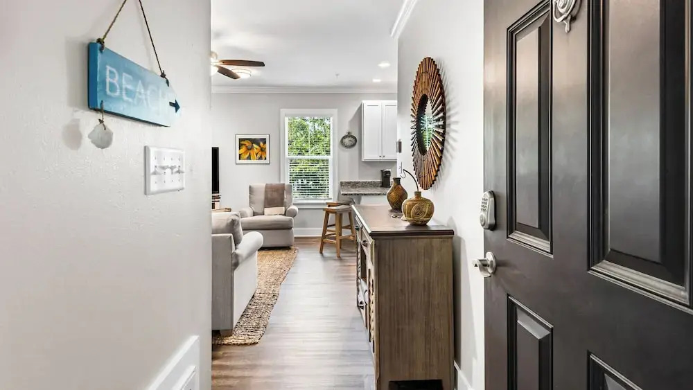 2BR Near Gulf Place w/ Pool, Grill + Free Tickets: Dolphin Cruise & More!