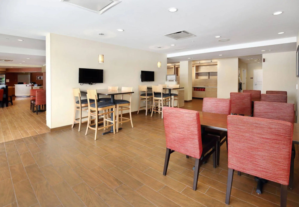 TownePlace Suites by Marriott Grove City Mercer/Outlets