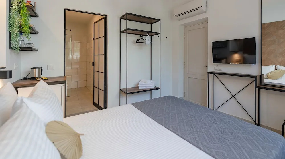 The Easy Rooms Terrace