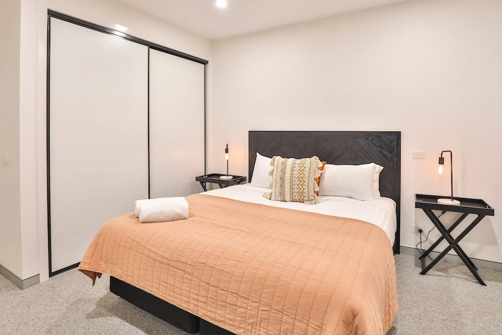 Indulge Apartments - City View Penthouses