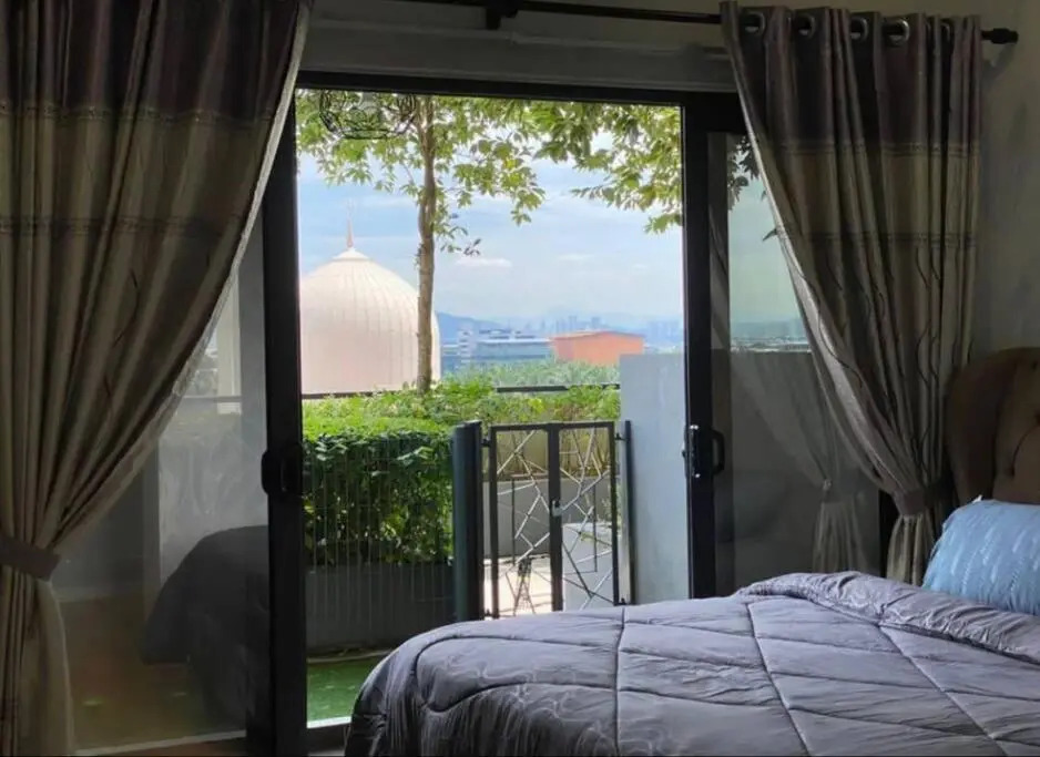 Orak Suite at Suria Residence