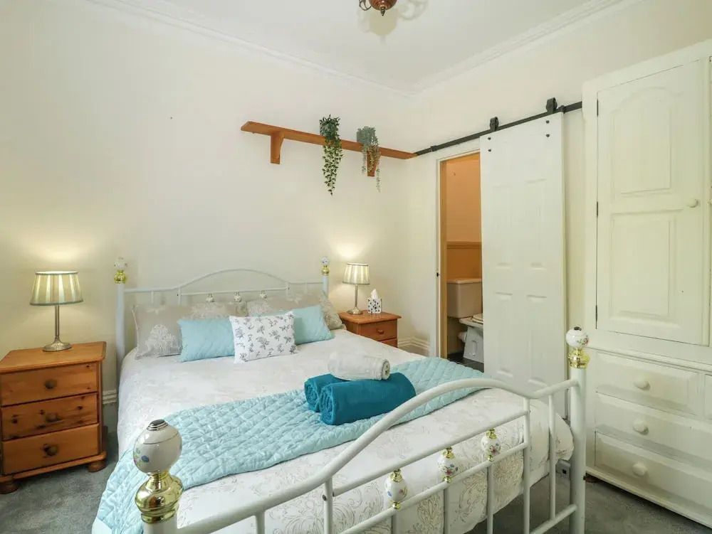 Coach House by Holcombe Beach & Coastal Path