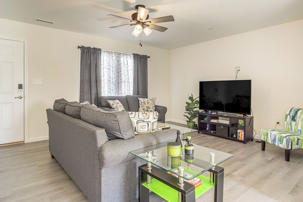 Walk to Local Eats & Docks! Crisfield Getaway