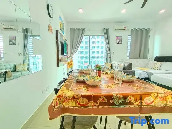 Airly Cybersquare Ensuite with Pool View #CS7