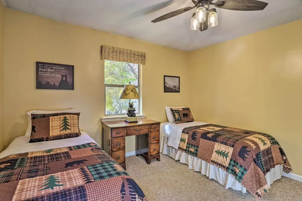 Creekside Retreat w/ Deck, 18 Miles to Wolf Ridge