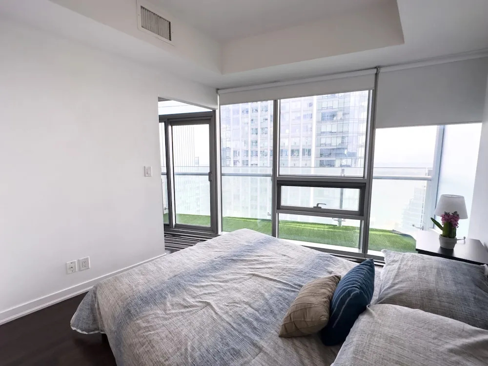 Gorgeous Lakeview Boutique Suites