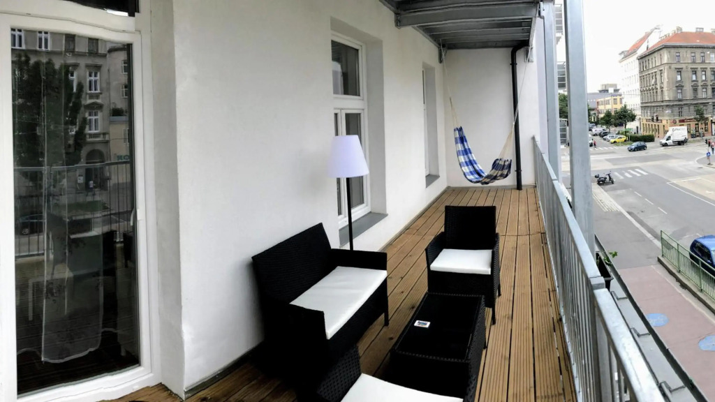 Spacious Apartment in Center with Terrace
