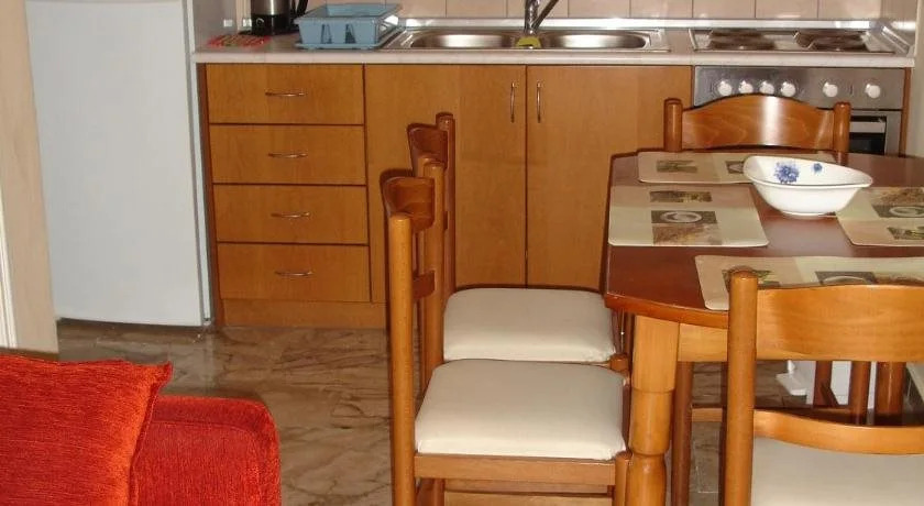 Bozikis Apartments & Studios