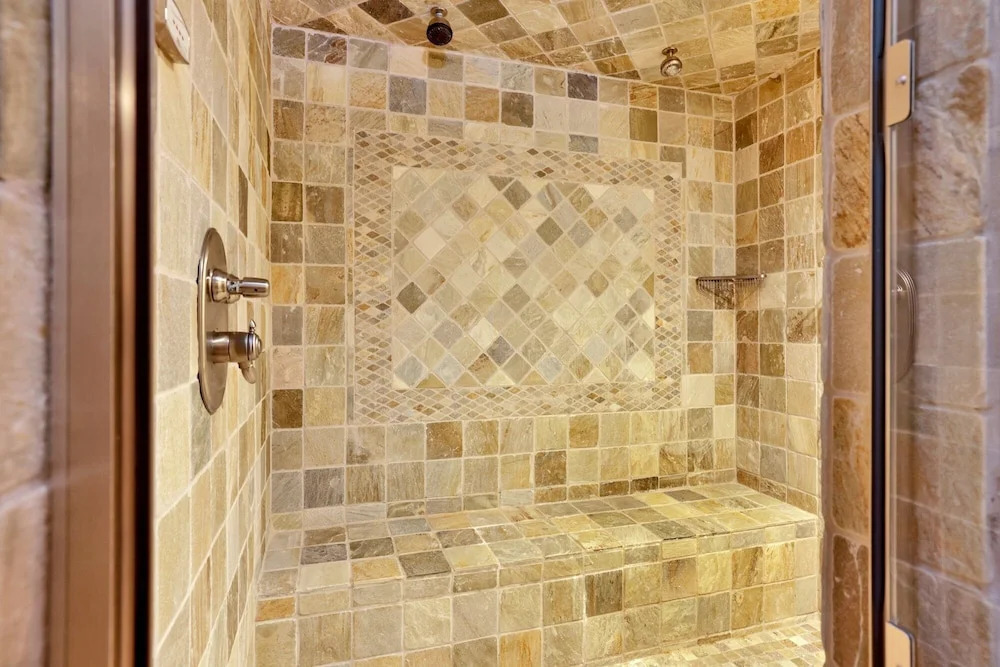 THE SPA AT Winterset #2282
