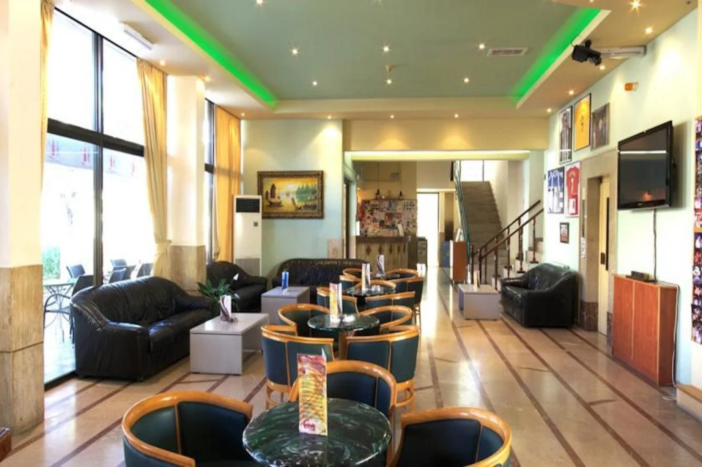 Poseidon Hotel and Apartments