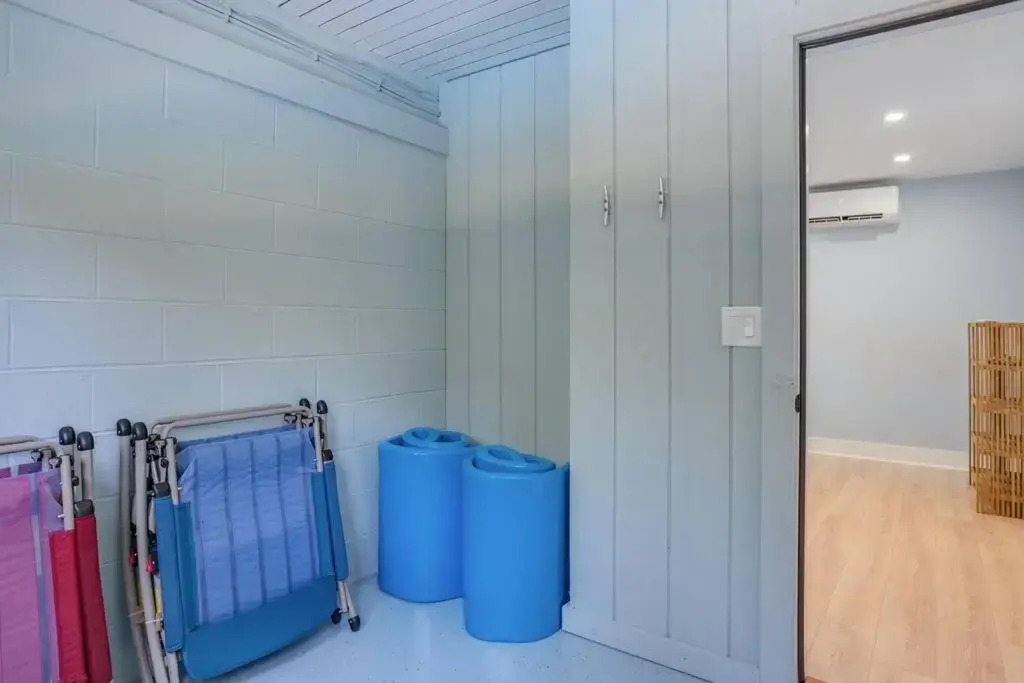 Luxury Beach House - 2min Walk to Beach - Private Pool - Group & Dog Friendly