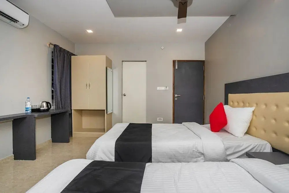 Hotel Blue Spring by OYO Rooms
