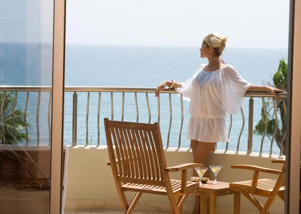 Sunrise Queen Luxury Hotel