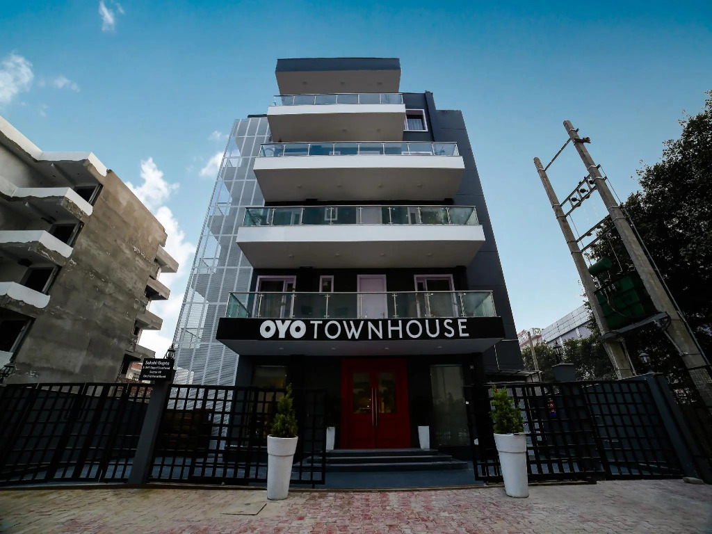 OYO Townhouse 068 Sohna Road 2