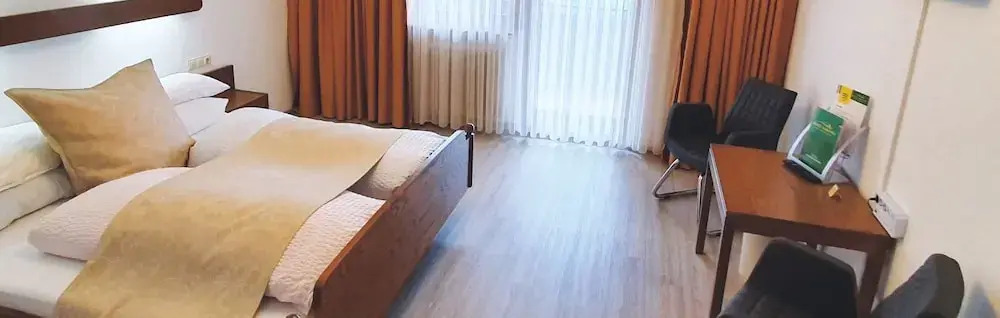 Hotel Saresma Garni