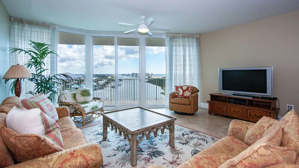Two Bedroom Condo With Remarkable Views - Unit Crd1208