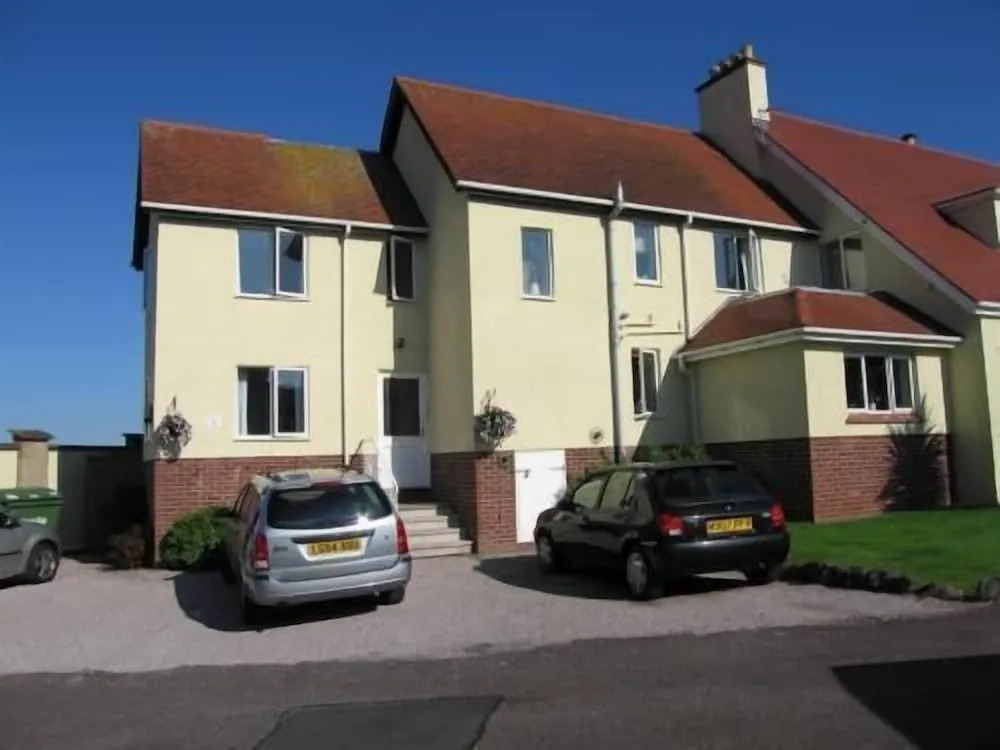 Cliff Court Apartments