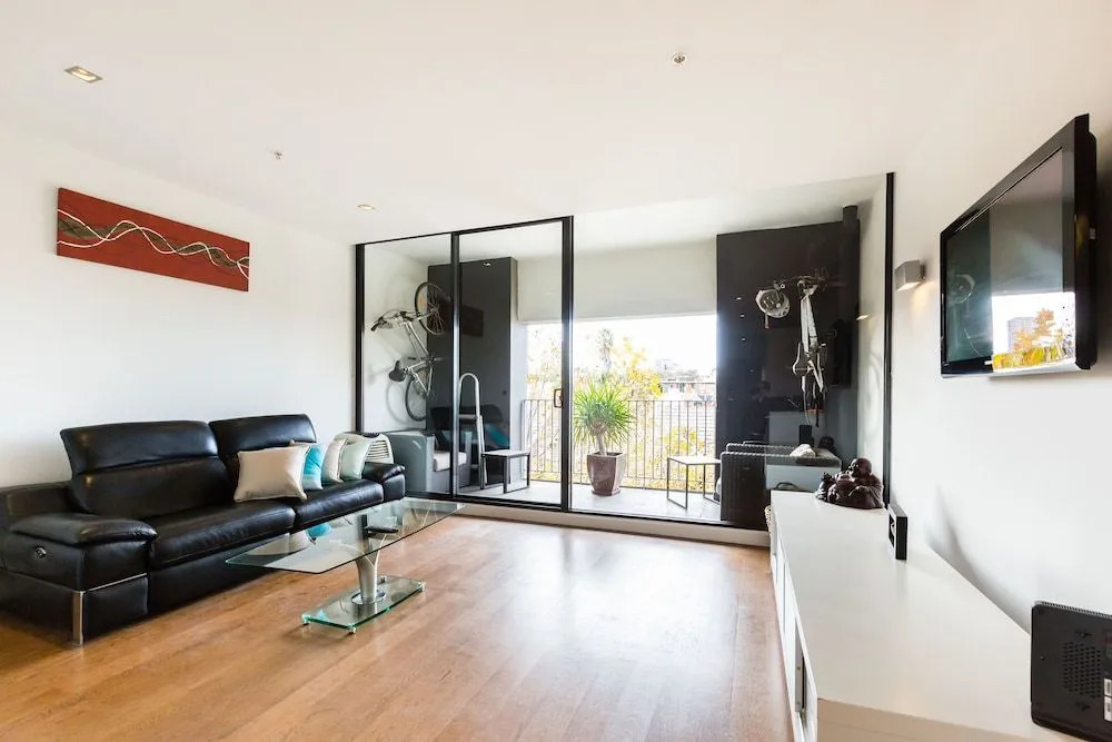 CLEO, 1BDR St.Kilda Apartment