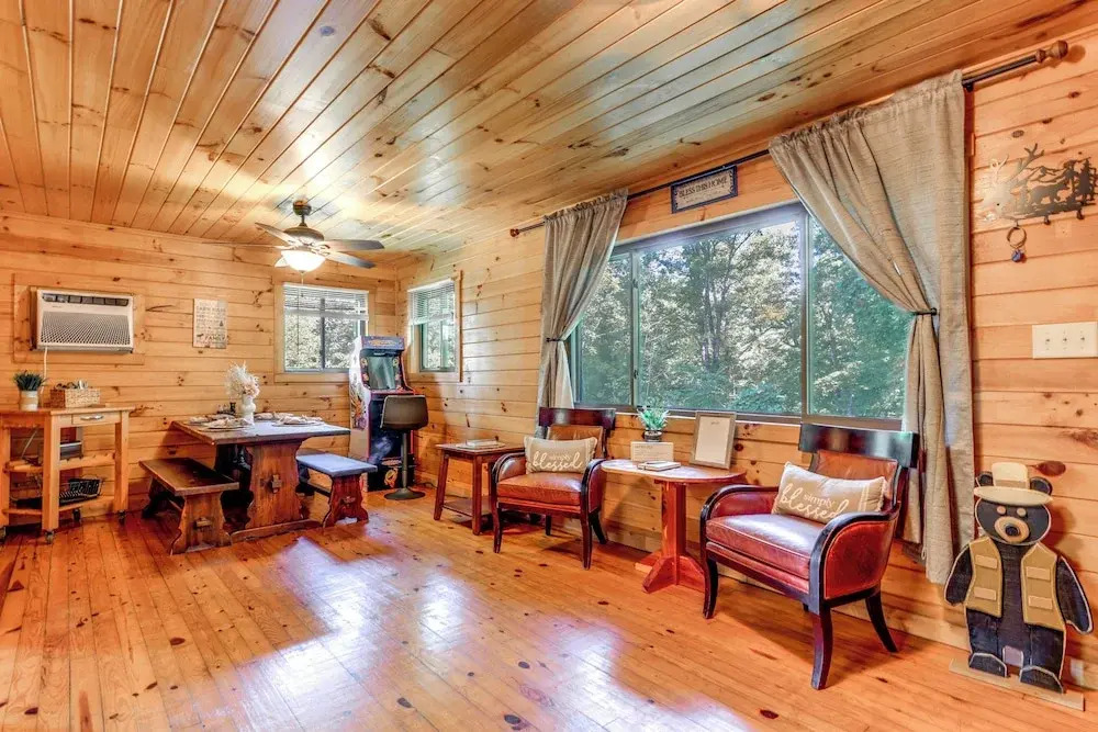 Bryson City Cabin in Smoky Mtn with Resort Amenities