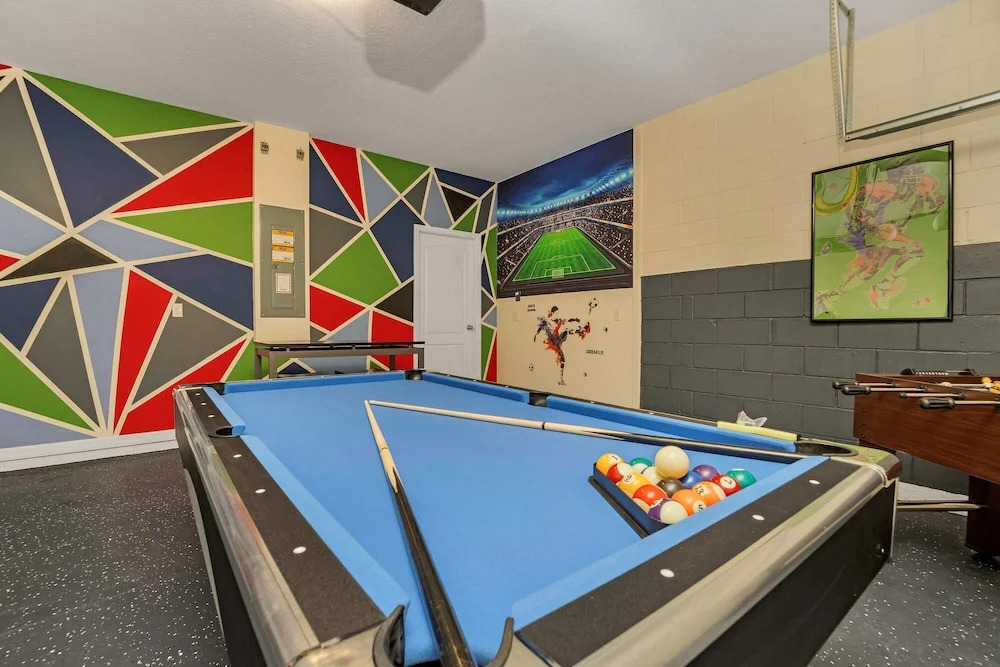 Lake View Home, Lavish Home With Big Pool Area, CDC Standards #7st556