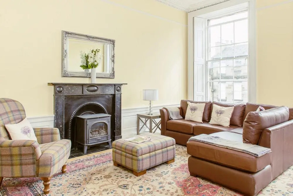 Charming City Centre Flat, Edinburgh