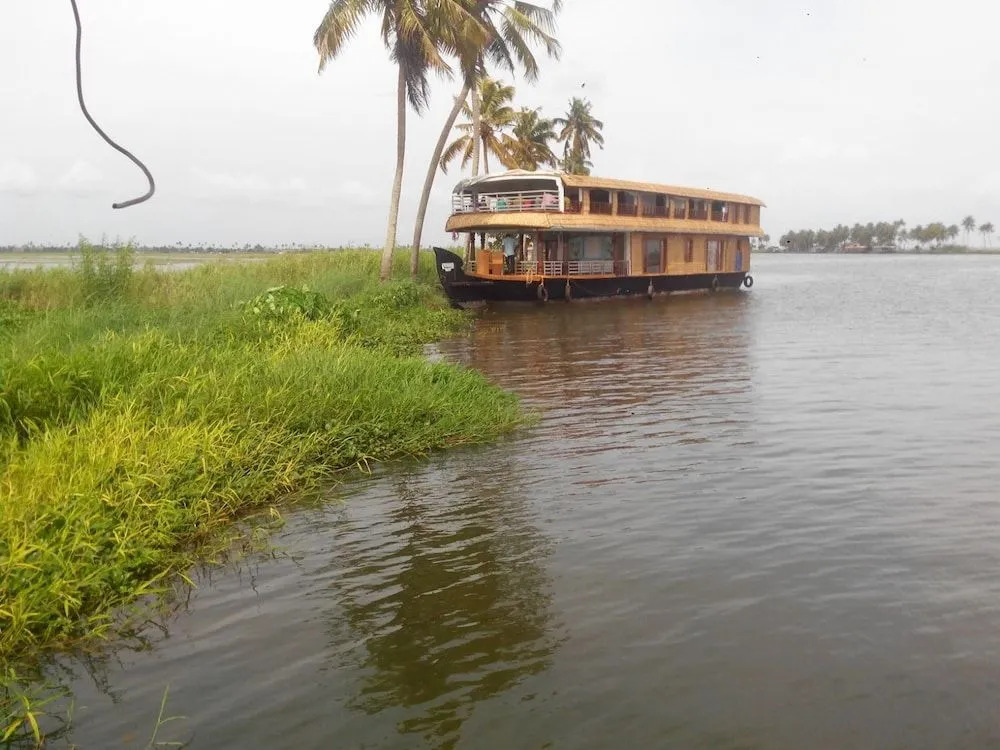 Lake India House Boats