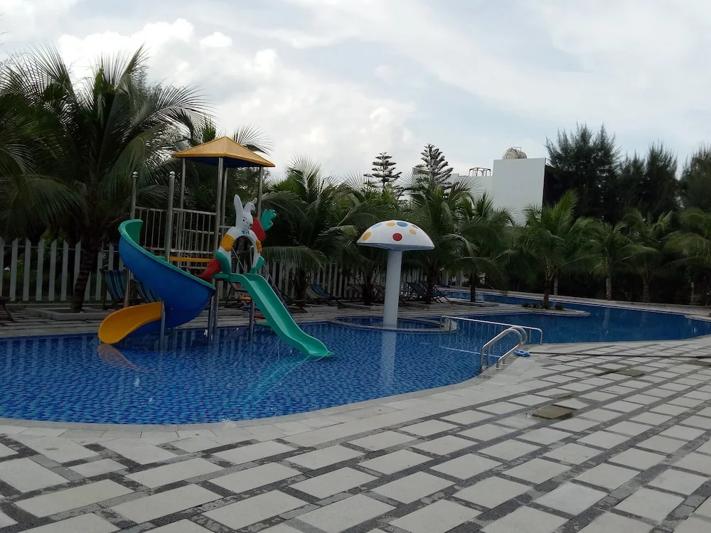 Oceanward Hotel & Resort