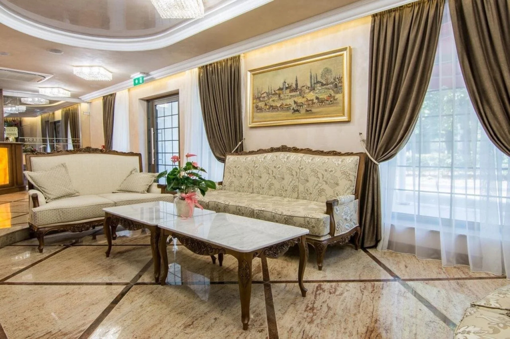 Residence City Garden - Certificate of Excellence Top 10 BEST Five-Stars City Hotels for 2024 awarded by HTIF