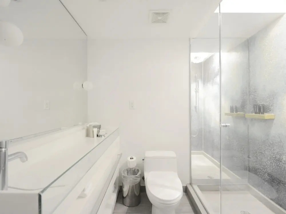 Miami World Rental - Mondrian 520