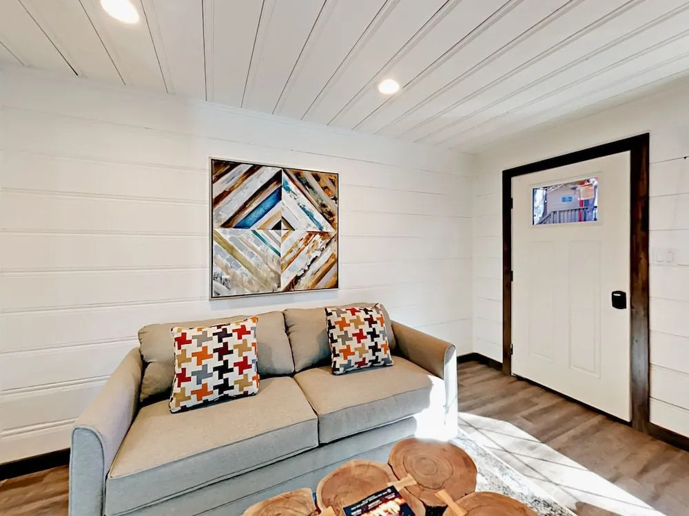4093 Manzanita Ave Cabin Unit 5