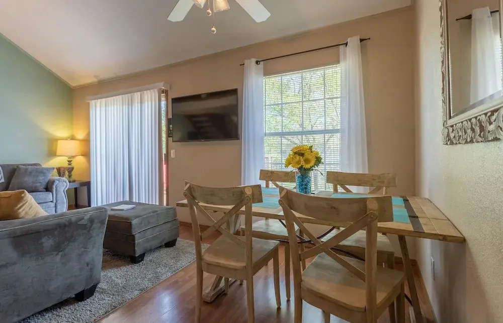 Happy Trails 2 Bedroom Condo by Redawning