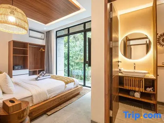 Grand 12-Bedroom Villa Steps from Café Del Mar
