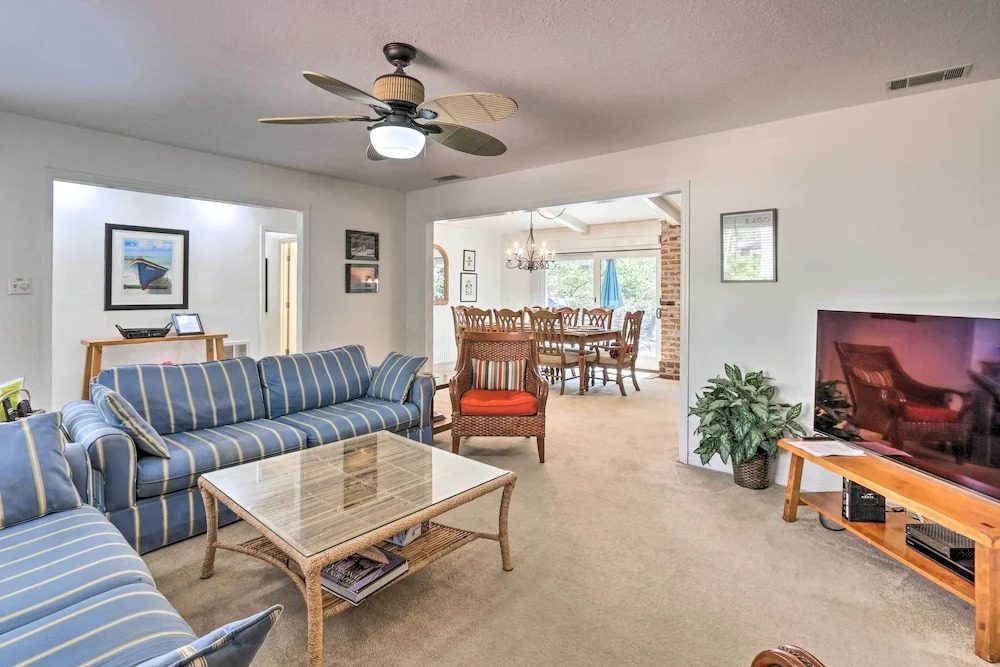 < 1 Mi to Beach: Family-friendly Hilton Head Home