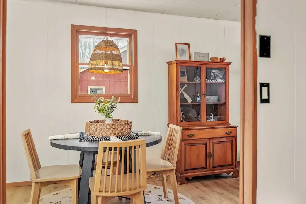 The Pines Cozy Arrowhead Lake Escape With Pools and Outdoor Adventures