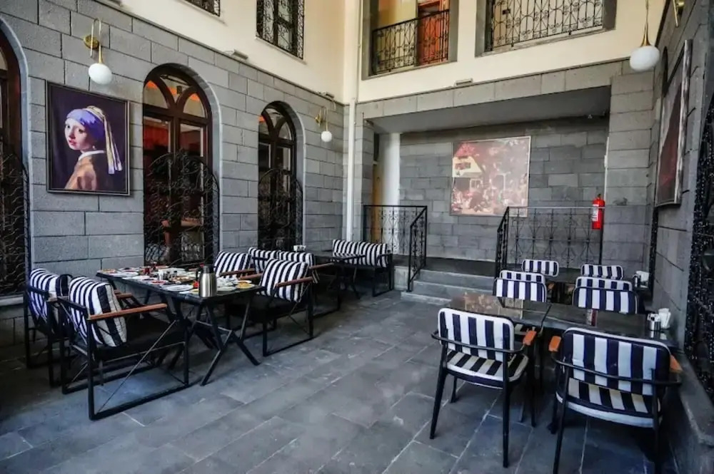 Blackhan Palace Hotel