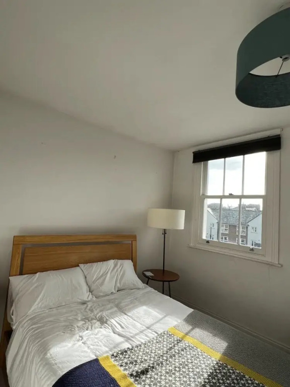 Bright 1 Bedroom Apartment in Hackney Near Colombia Road