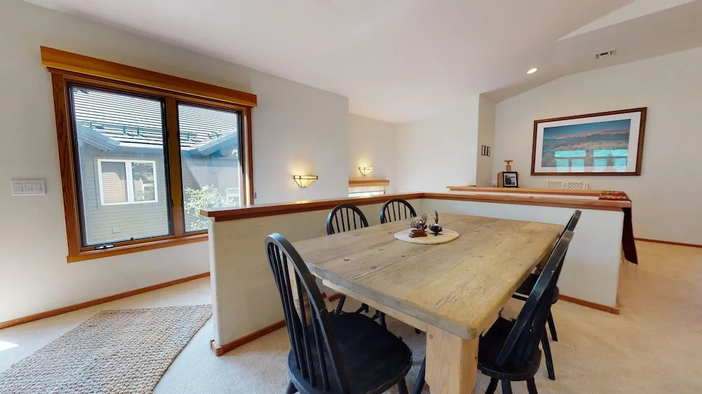 Snowcreek V 760 Pet-Friendly, Amazing Mountain Views, Private 2 Car Garage, Washer Dryer by RedAwning