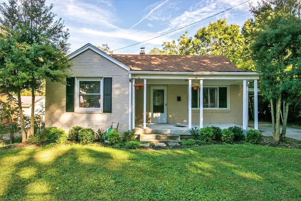 Charming 2br/1.5ba East Nashville Home by Domio