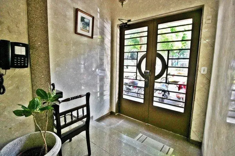 3 Bedroom Apartment 2 Minutes from Copacabana Beach