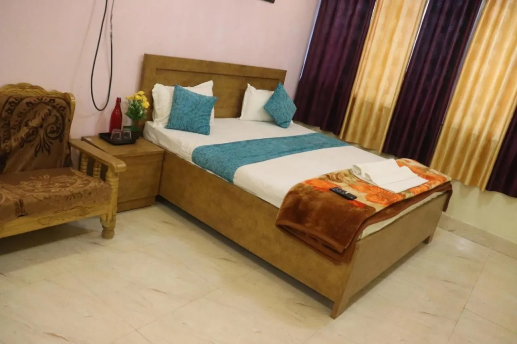 FabHotel Bodhi Vihar