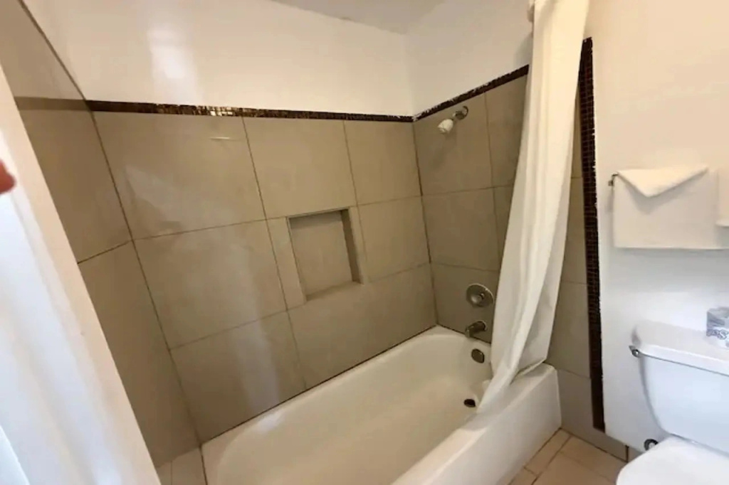 Kings Suites & Mini Storage