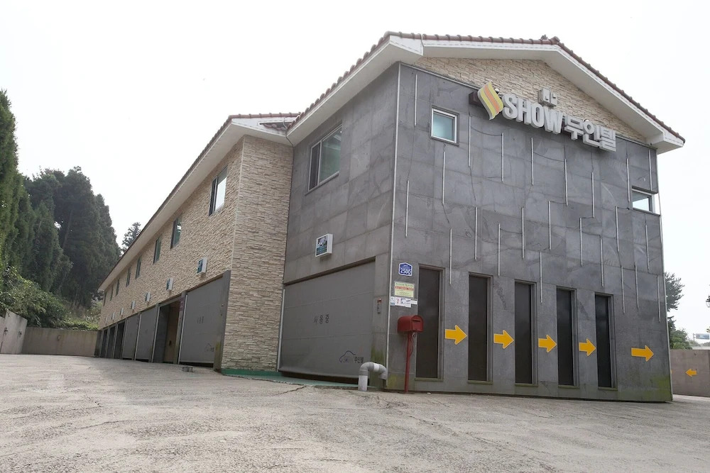 Jeju Aewol Show Drive in Unmanned Hotel