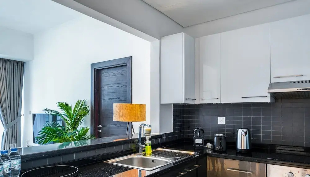 LUX - Dubai Marina Waterfront Suite 2