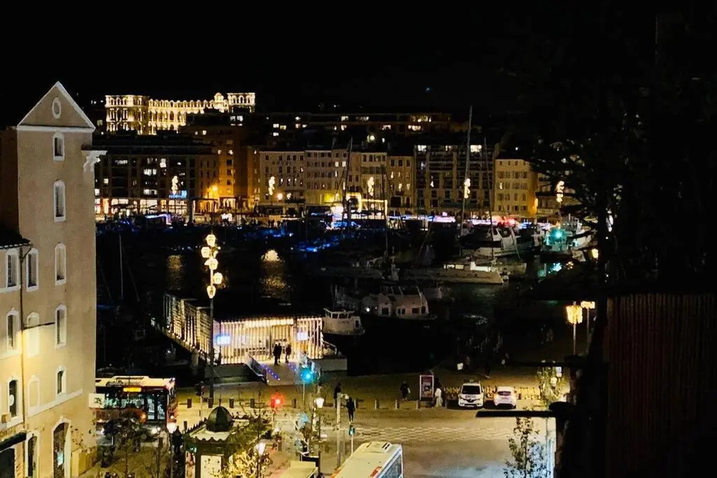 Le Phocéen : T4 balcon vue Vieux-Port
