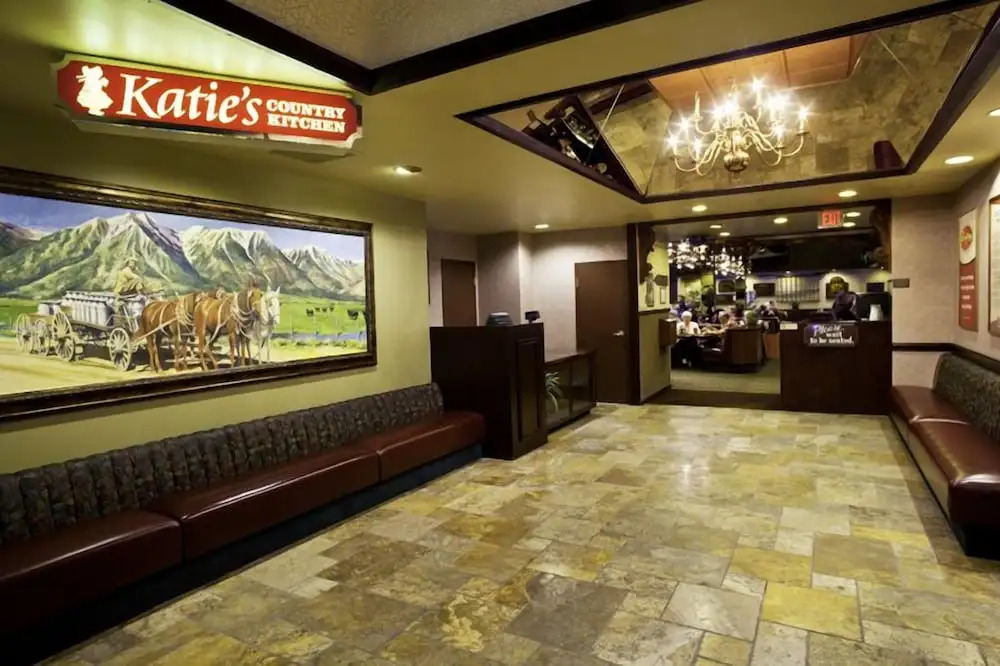 Carson Valley Motor Lodge and Suites