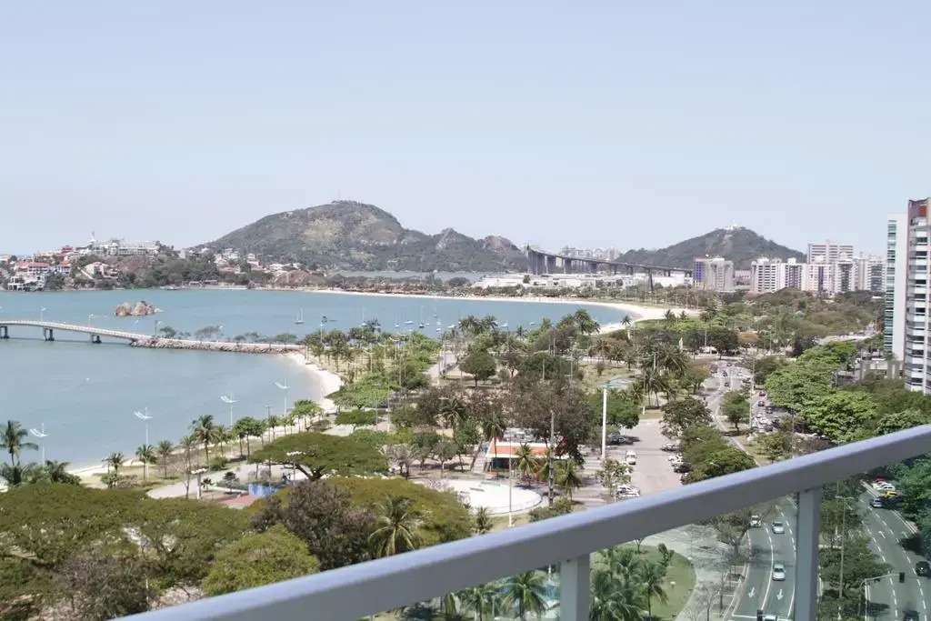 Bristol Praia do Canto Apart Hotel